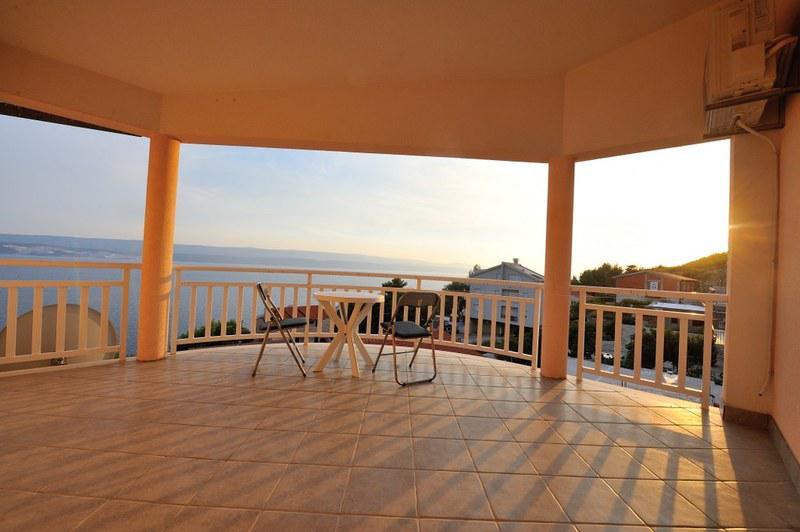 Villa Katarina โอมิช ภายนอก รูปภาพ